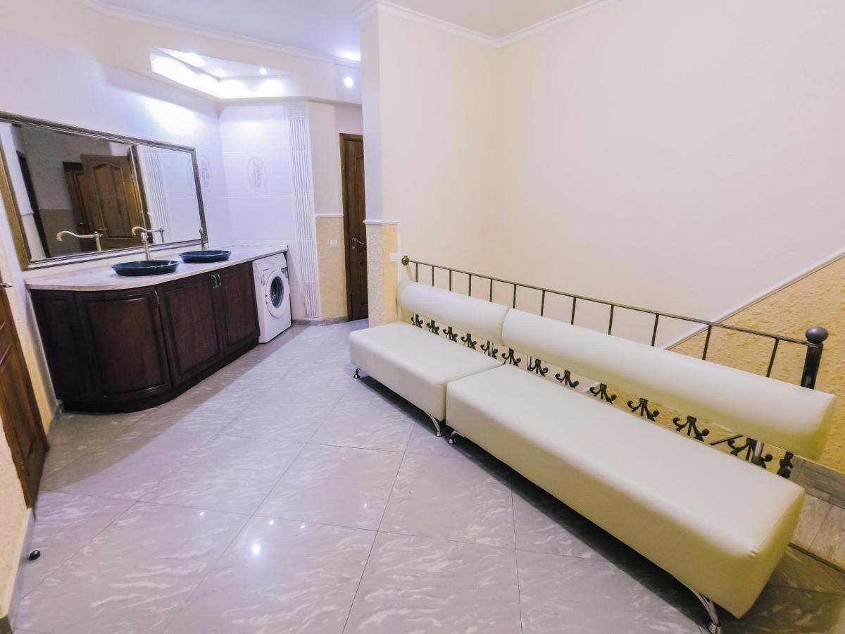 نزل كييففي Saperka المظهر الخارجي الصورة